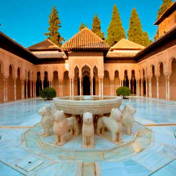 Guided visit with tickets to the Alhambra in Granada