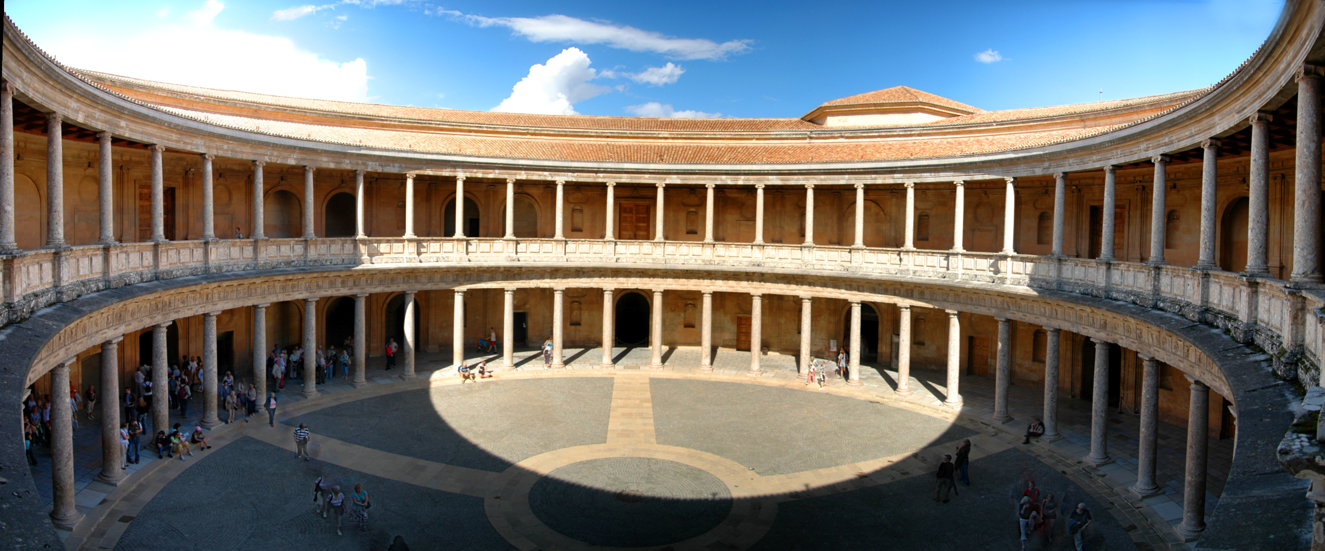 Visit and discover The palace of Carlos V in the Alhambra of Granada